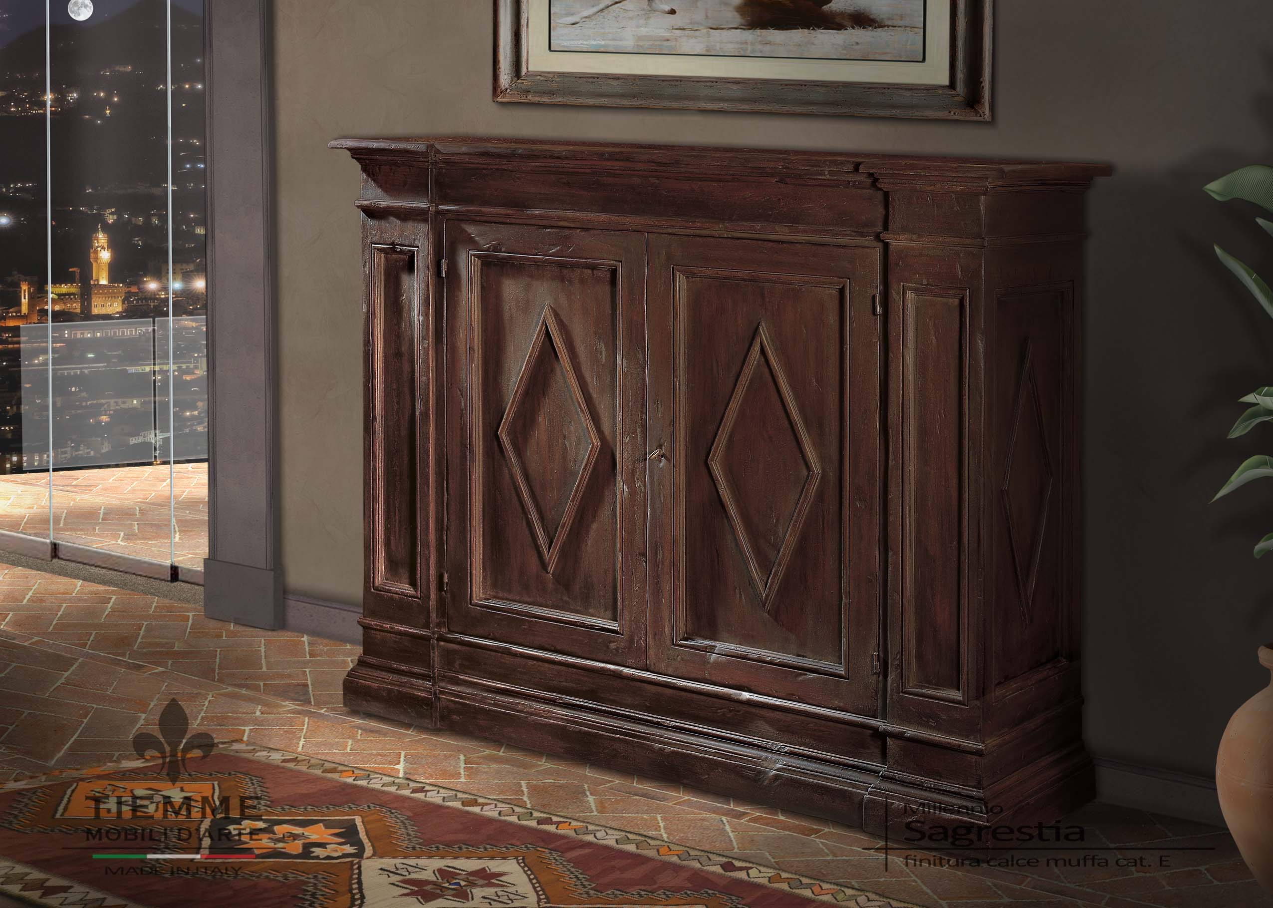 Credenza mobile antico da chiesa, Sagrestia Antica credenza da Sagrestia in legno massello, con due ante con cornici a losanga, realizzabile in qualsiasi misura.