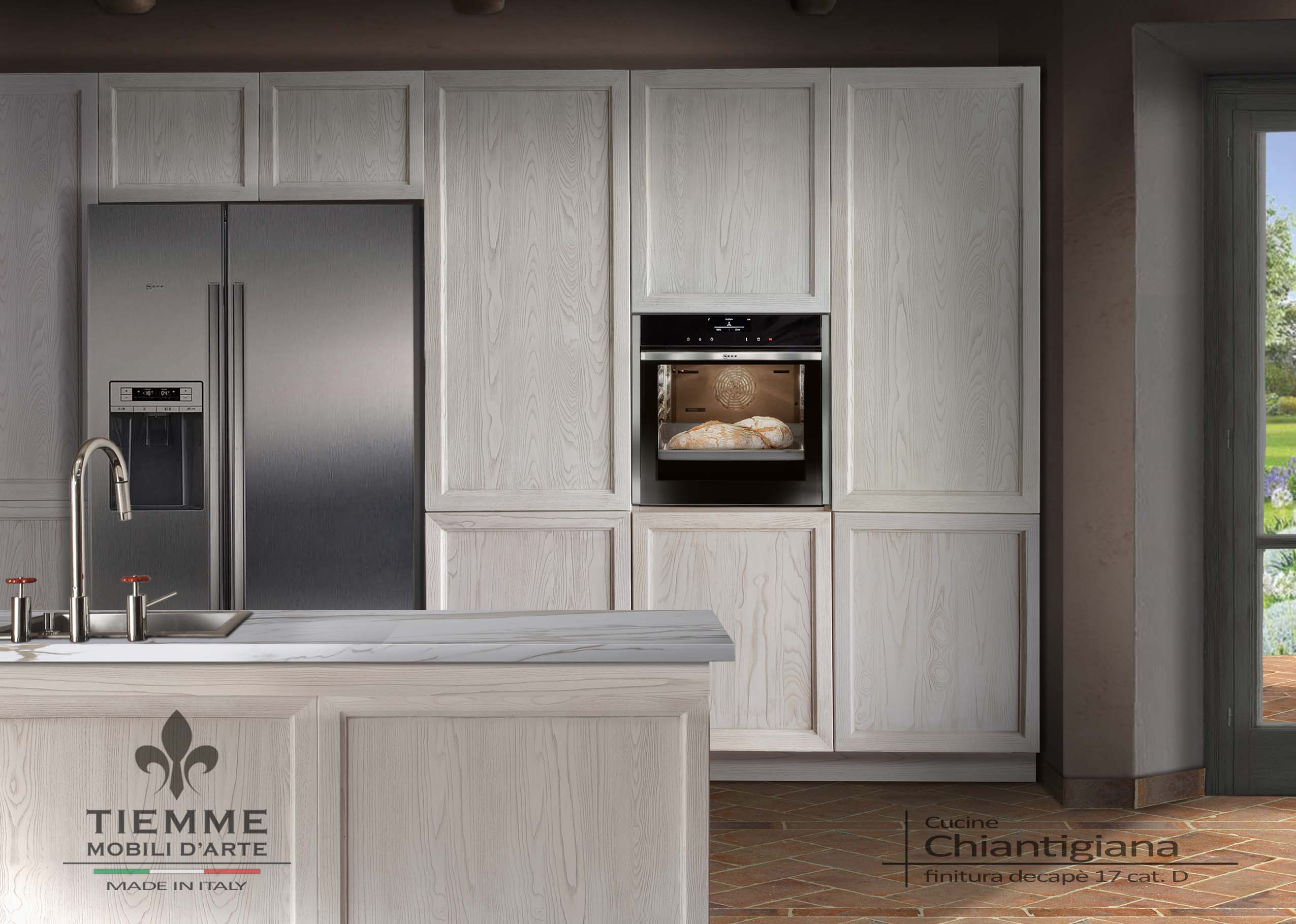 Cucina colonne dispensa e forno, Chiantigiana. Grandissima dispensa per cucina da realizzare su richiesta in qualsiasi misura costruita in legno con ante a telaio in frassino.