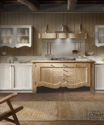 Cucina country chic, costruita in castagno e frassino, grande blocco per la cottura con corpo avanzato in castagno naturale decapè.