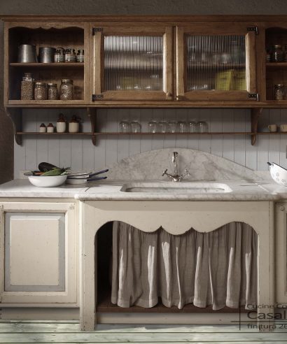 Cucina di campagna in legno massello da realizzare su misura shabby e country style.