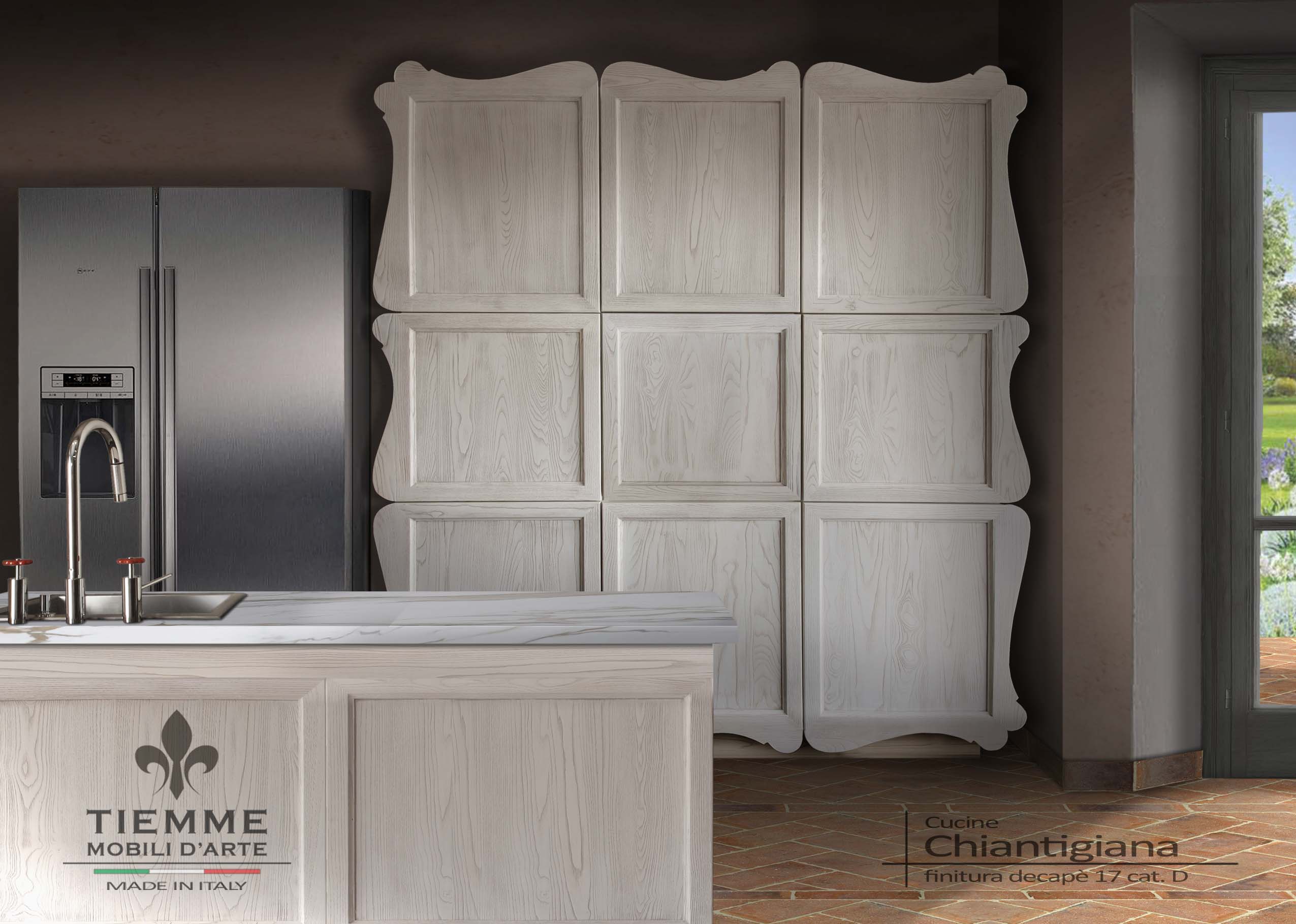 Cucina mobile dispensa con ante sagomate, Chiantigiana. Grande dispensa per cucina, con ante sagomate costruita in frassino spazzolato e laccato bianco decapè.