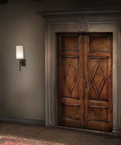 Porta da interno a due ante in legno invecchiato, particolari le due losanghe in stile sacrestia, realizzabile su misura.