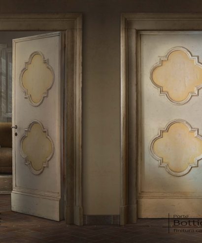 Porta da interno in stile antico su portale in pietra, laccatura scrostata bicolore fatta a mano.